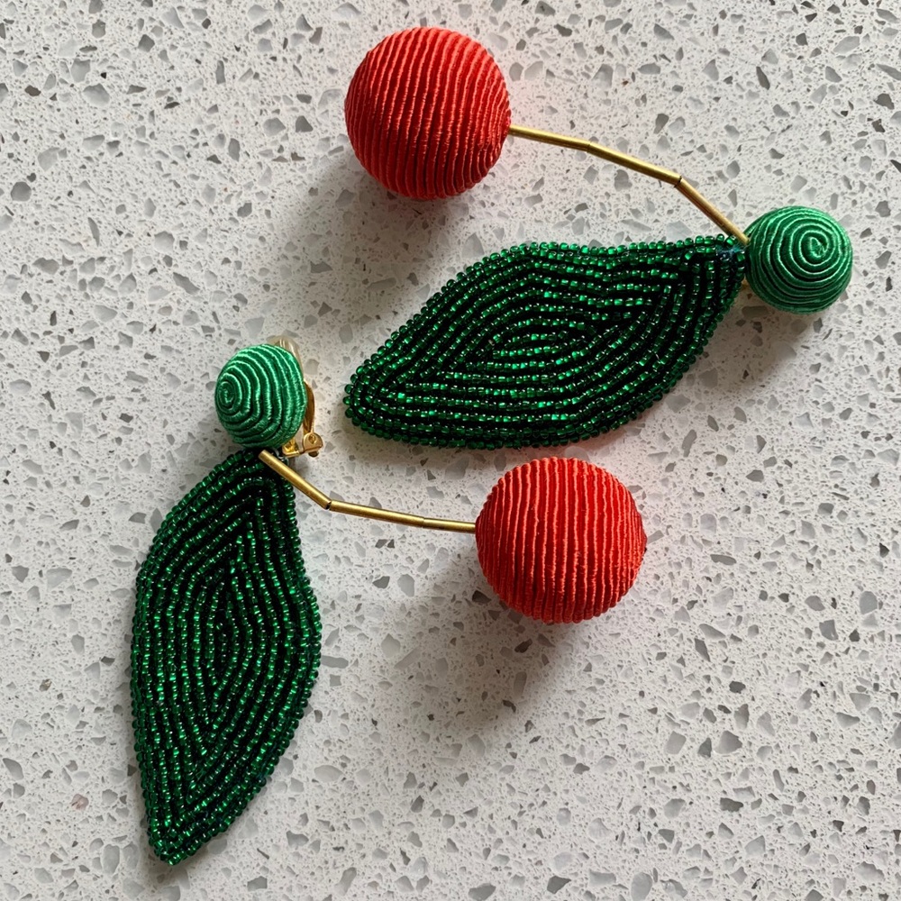 🍒NWOT🍒 Cherry ‘Oh Baby’ Drop Beaded Earrings
